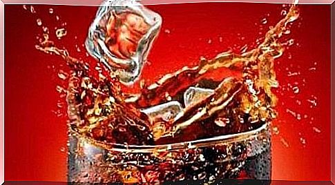 Glass of cola - burning more calories