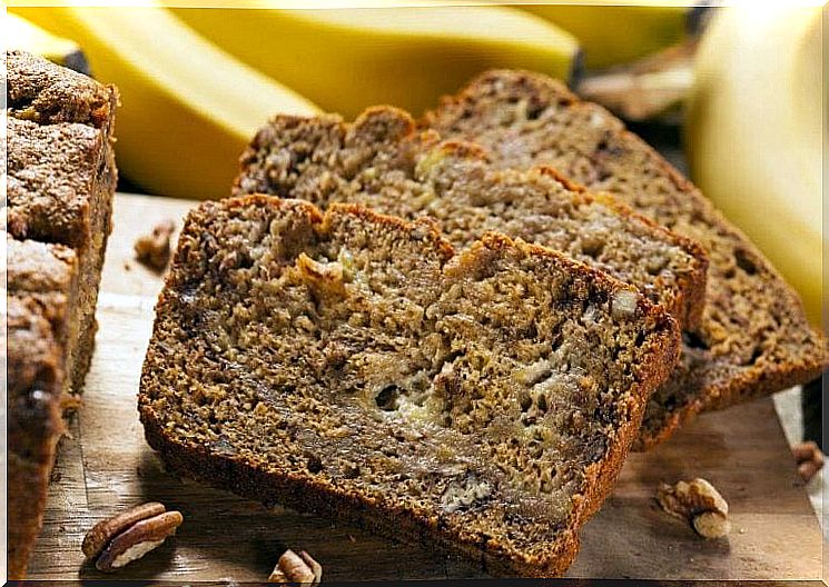 Spongy banana cake