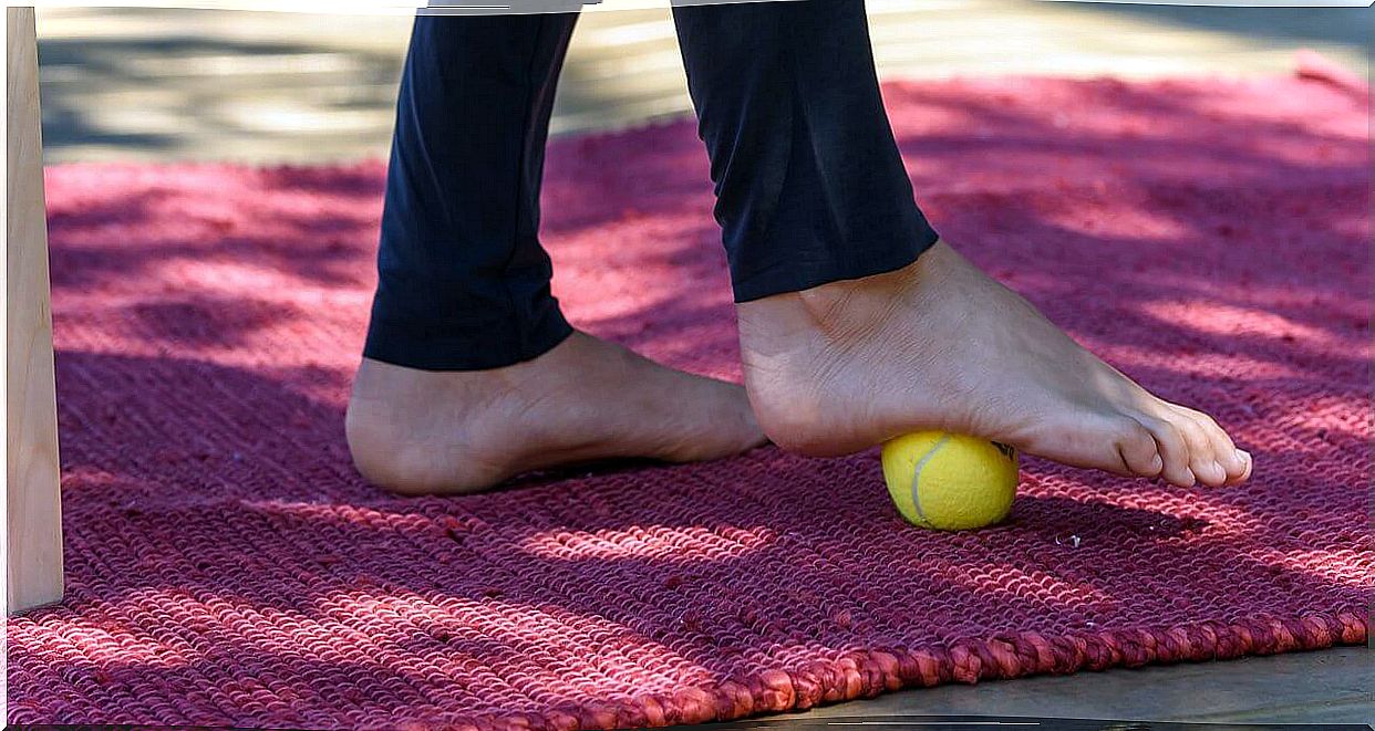 Ball to train the feet.