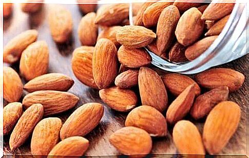 5 methods to cleanse your skin with almonds