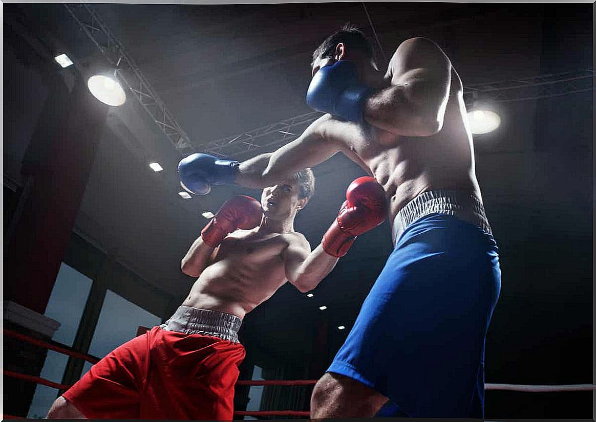 Two men boxing