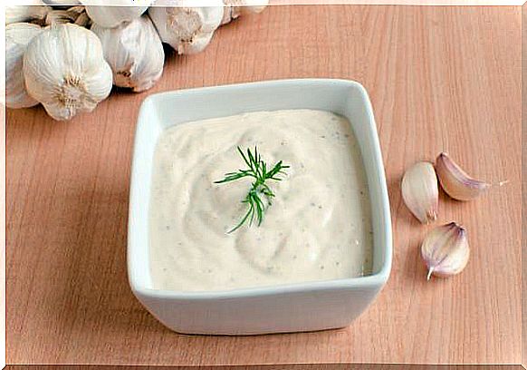 Garlic sauce in bowl