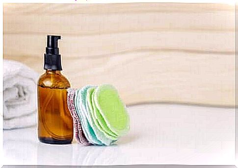 DIY recyclable pads to remove makeup