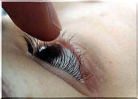 Finger in front of eye as part of first aid for stroke