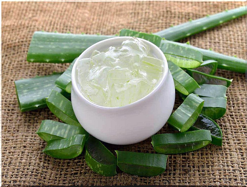 Aloe vera - tight eye layer