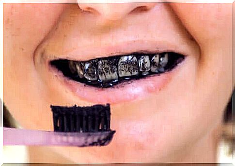 Risks of activated charcoal for oral health