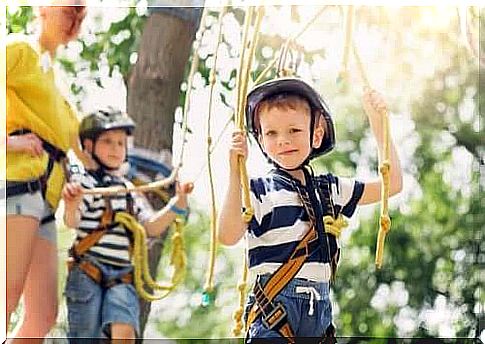 Children get used to different weather by playing outdoors