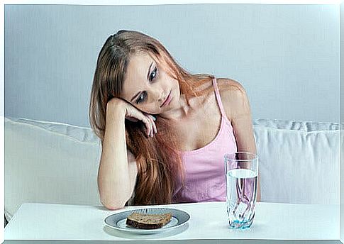 Woman with lack of appetite