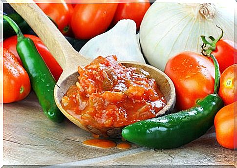 Tomatoes, green chili, garlic